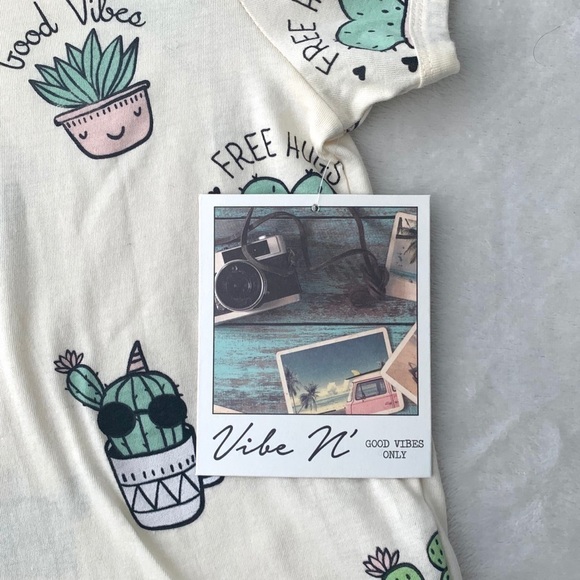 Vibe N’ Happy Cactus Southwestern Desert Cropped Graphic T-Shirt Small NWT - Picture 7 of 15